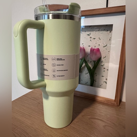 Pale Lime Stanley - Picture 3 of 5